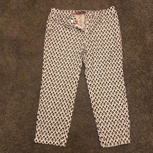 Black and white diamond capris pants